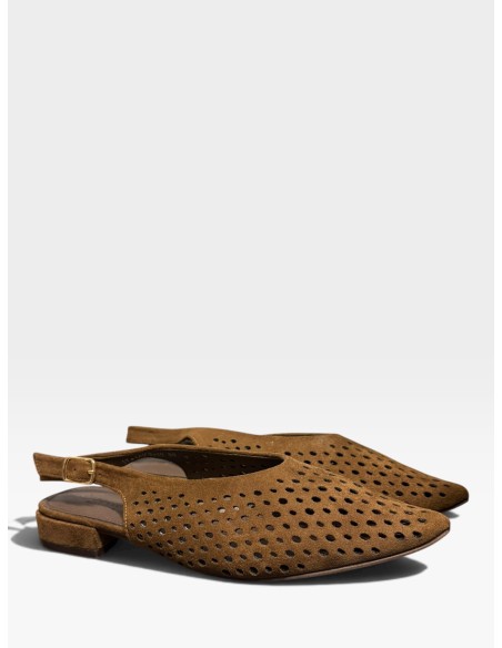 Zapato Destalonado Punta Calada - Estilo y Comodidad