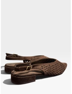 Zapato Destalonado Punta Calada - Estilo y Comodidad 2