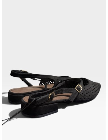 Zapato Destalonado Tira Punta Calada - Estilo y Comodidad