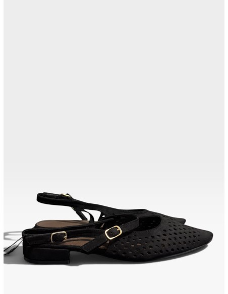 Zapato Destalonado Tira Punta Calada - Estilo y Comodidad