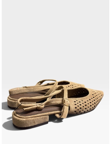 Zapato Destalonado Tira Punta Calada - Estilo y Comodidad