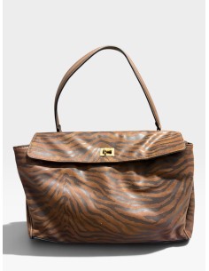 BOLSO SAVANNAH - Estilo y Funcionalidad en Uno 2