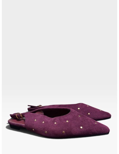 Zapato plano destalonado con tachuela