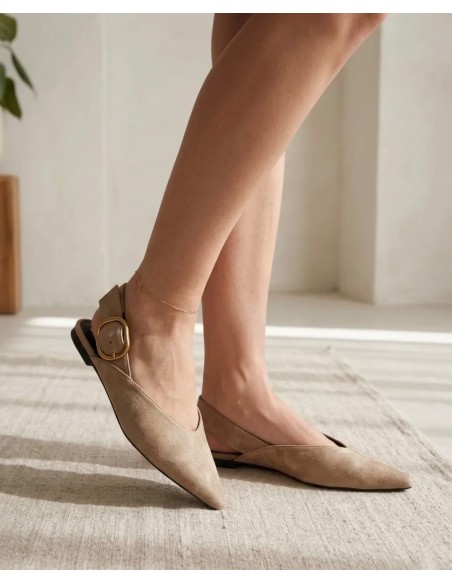 Zapato Plano Destalonado de Punta Fina - Comodidad y Estilo