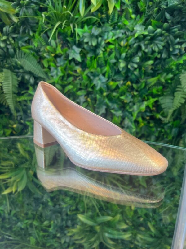 Zapato tacon redondo dorado - Imagen 4