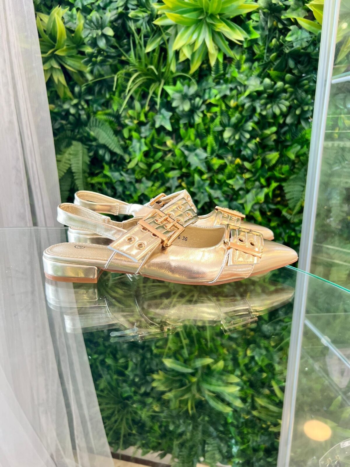 Zapato plano tiras hebillas dorado - Imagen 5