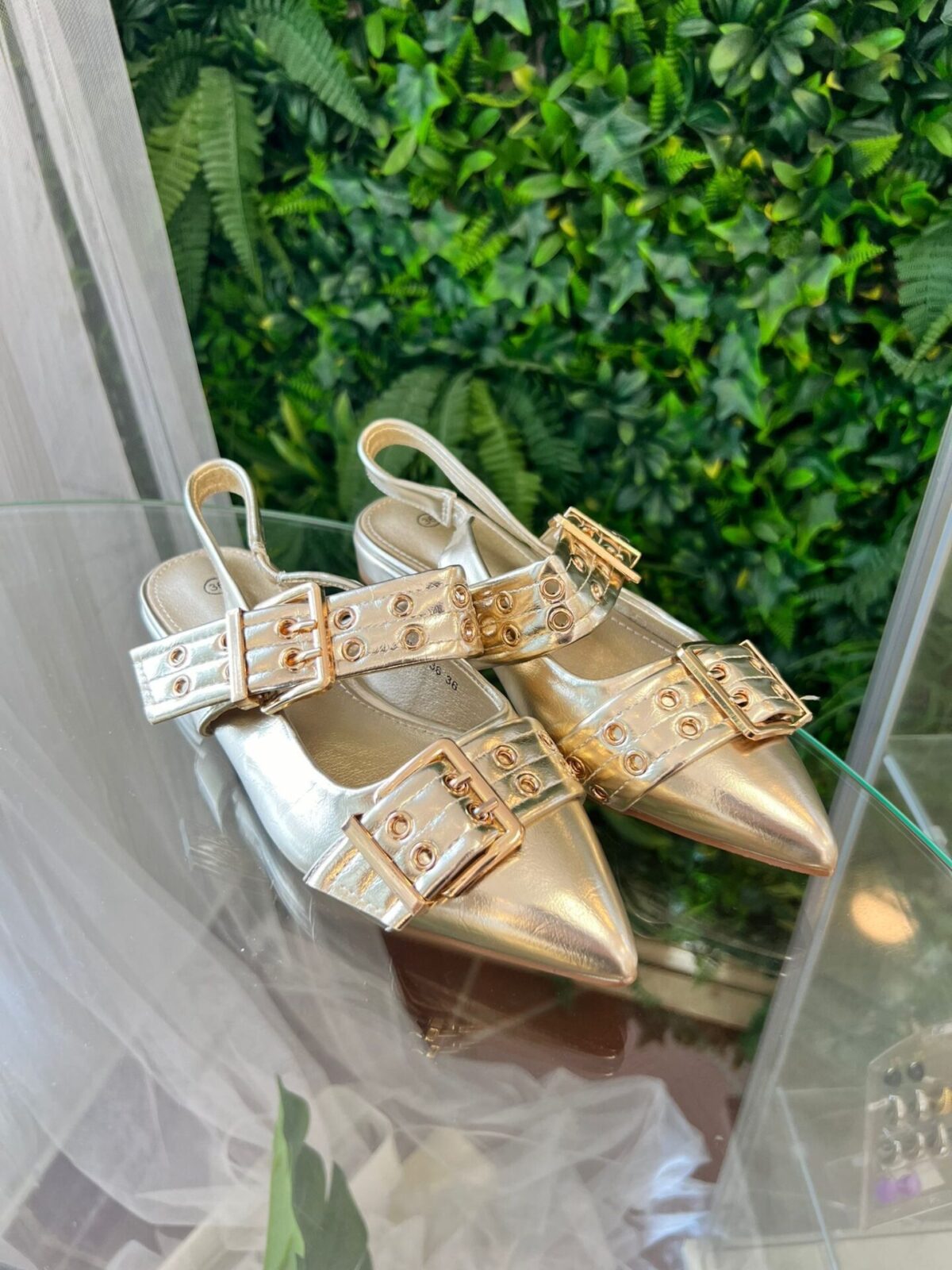 Zapato plano tiras hebillas dorado - Imagen 4