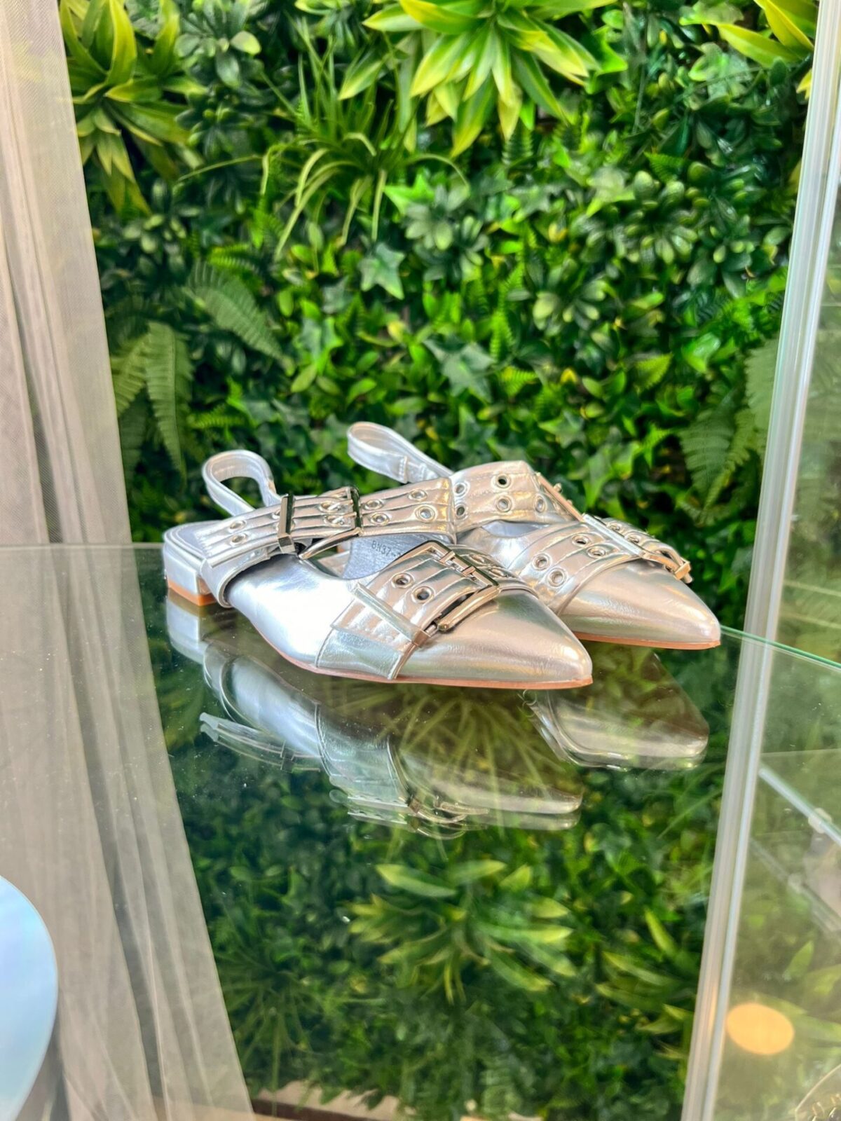 Zapato plano tiras hebillas plata