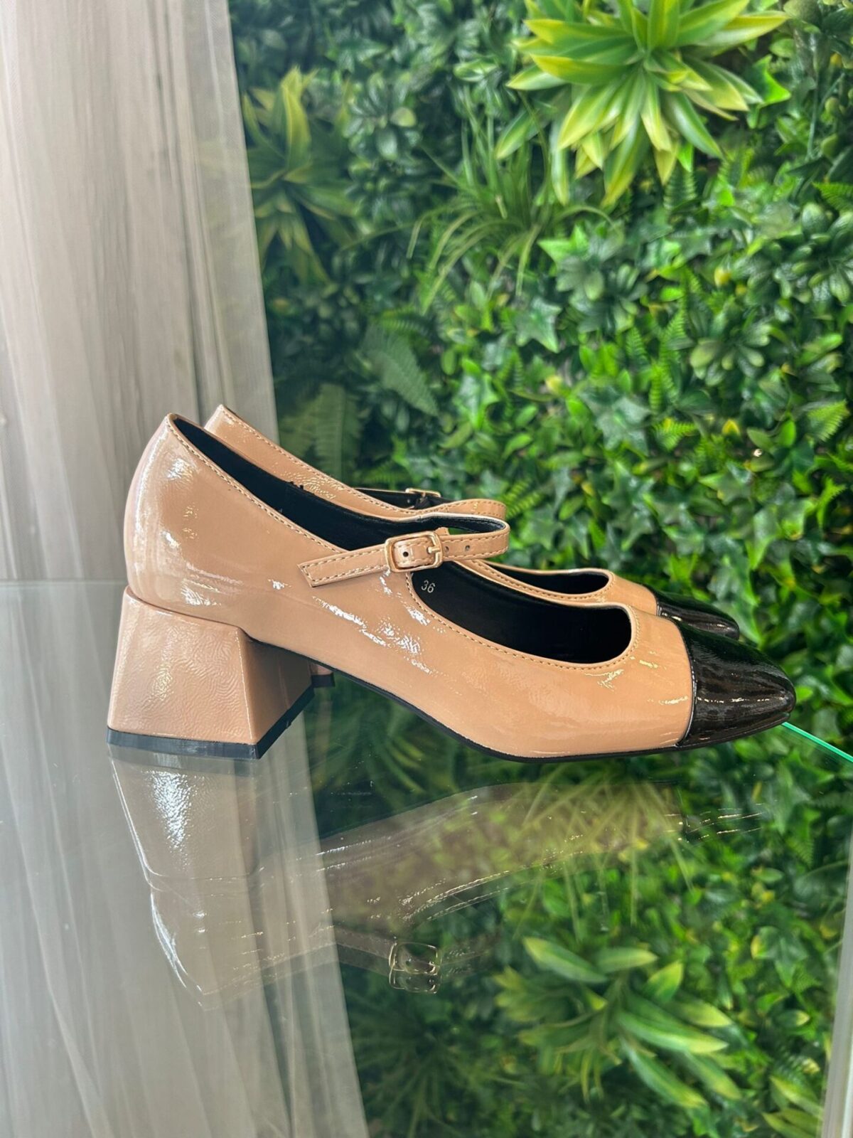 Zapato tacon bicolor mercedita beige/negro - Imagen 4