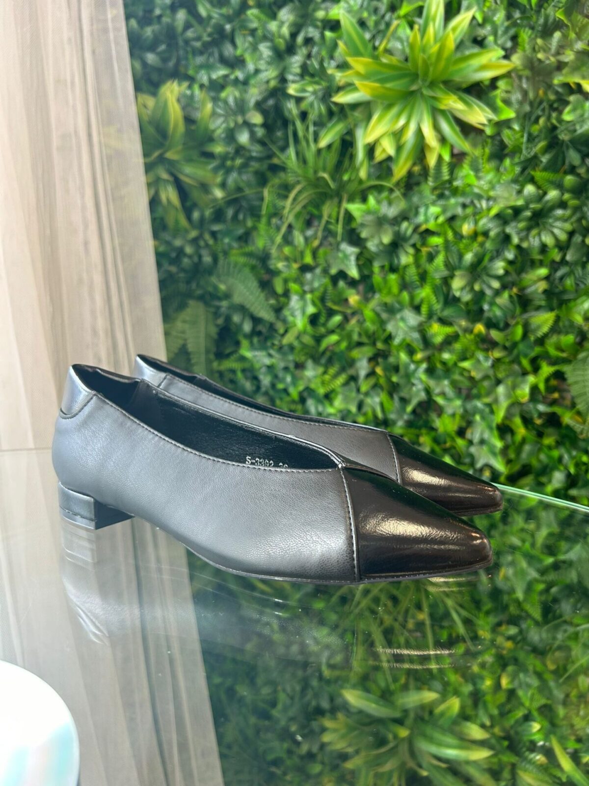 Zapato bicolor pico negro - Imagen 3