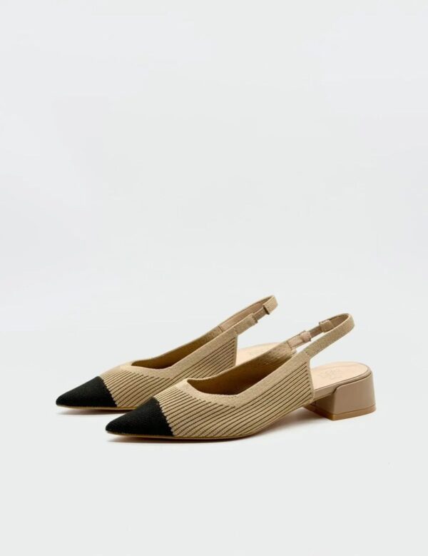 Zapato plano punta negra