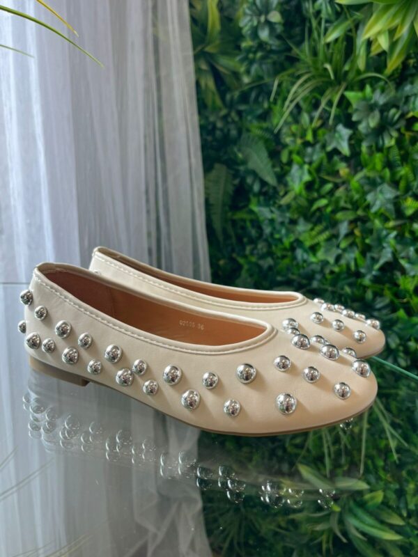 Bailarina tachuelas beige