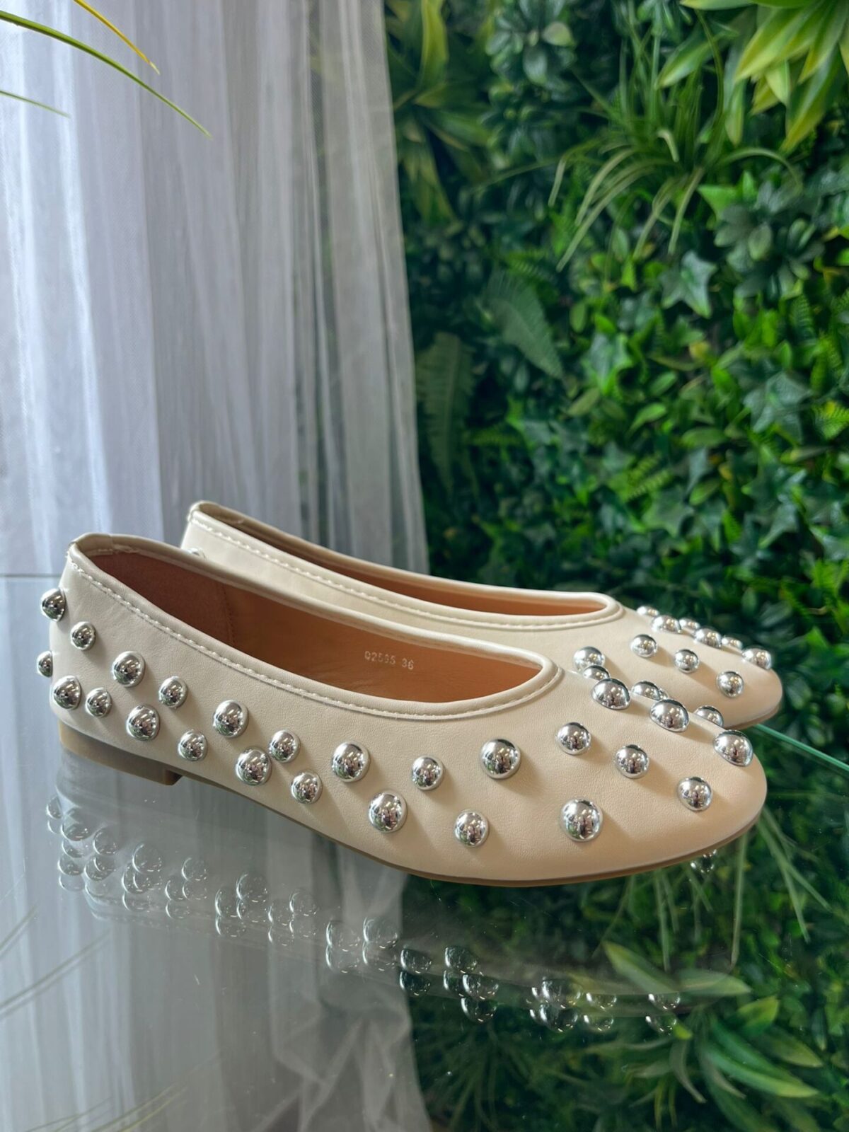 Bailarina tachuelas beige