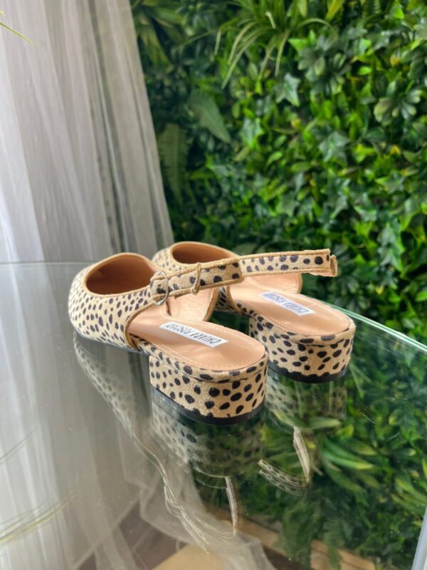 Zapato plano animal print pintas - Imagen 4