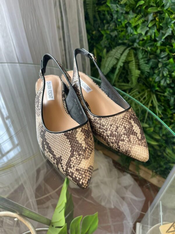 Zapato plano animal print serpiente - Imagen 4