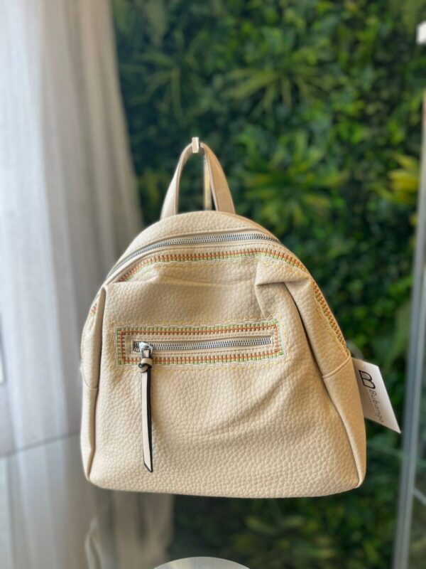 Bolso mochila bordado