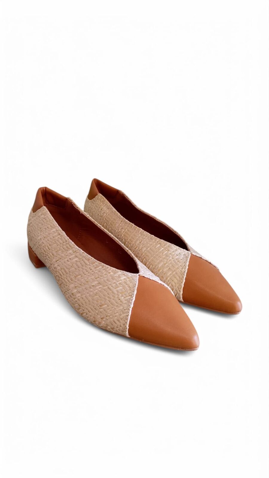 Zapato bicolor encaje camel - Imagen 3