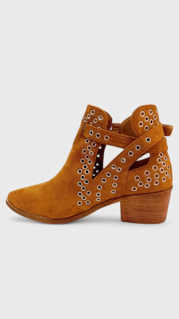 Botin semiabierto huequitos camel - Imagen 3