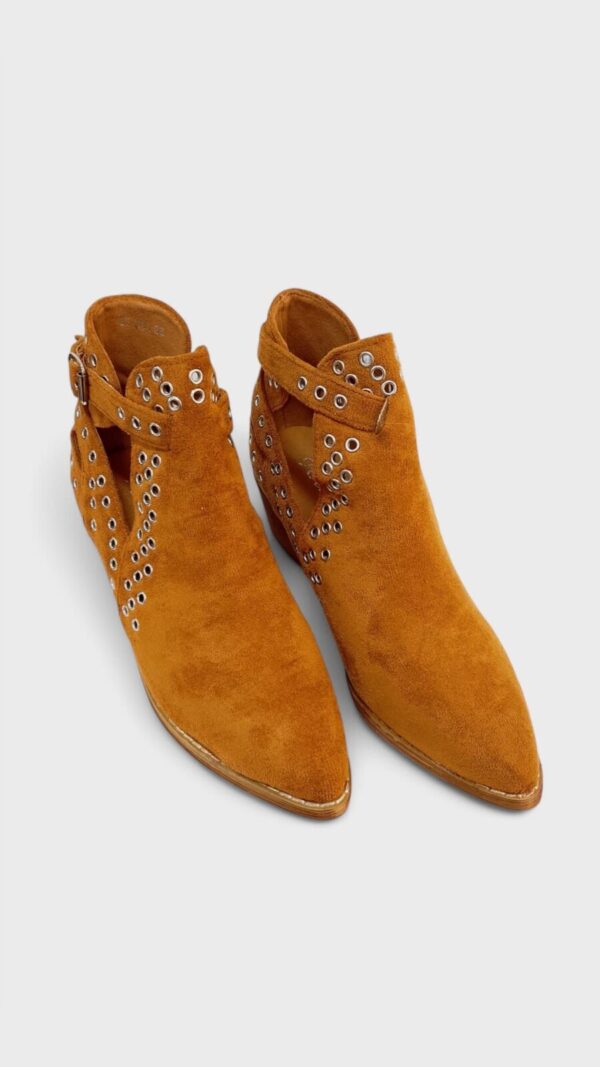 Botin semiabierto huequitos camel - Imagen 4