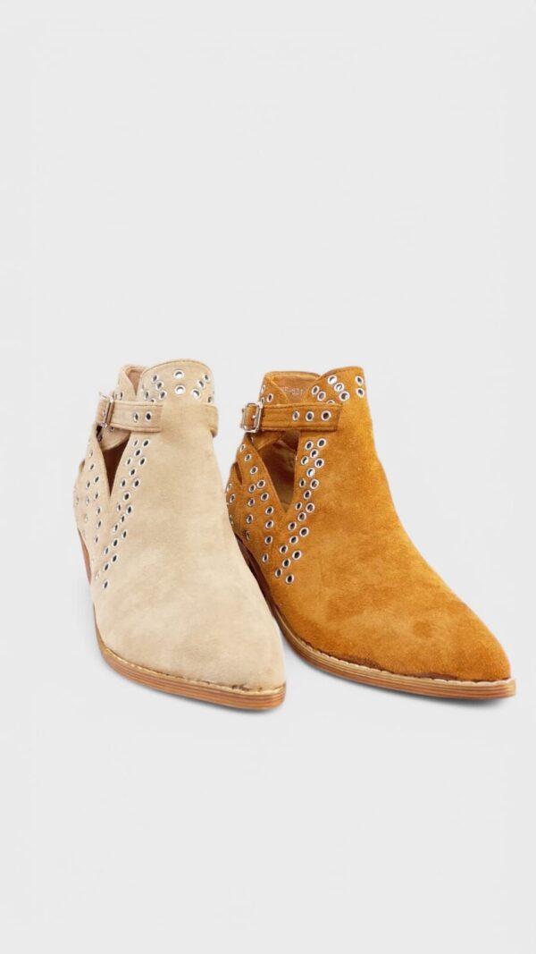 Botin semiabierto huequitos camel - Imagen 5