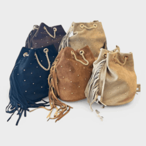 Bolso flecos tachuelas 25