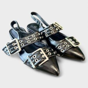 Zapato plano tiras hebillas negro