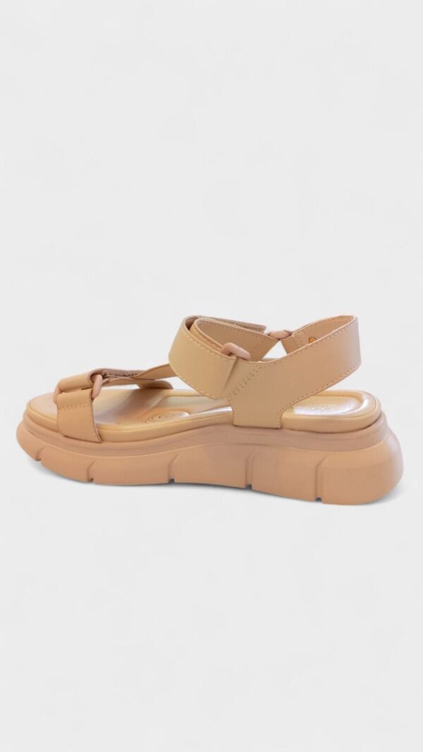 Sandalia deportiva confort beige - Imagen 3