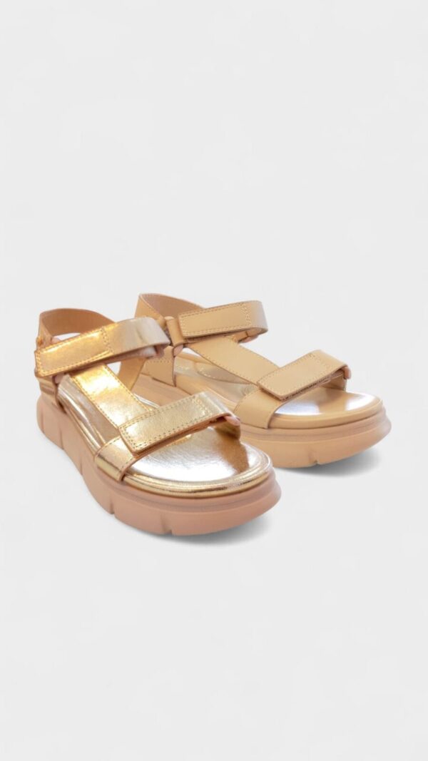 Sandalia deportiva confort beige - Imagen 5